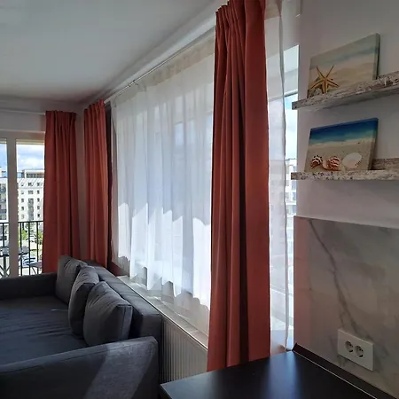 2 With Private Parking In The District Of Apartment *