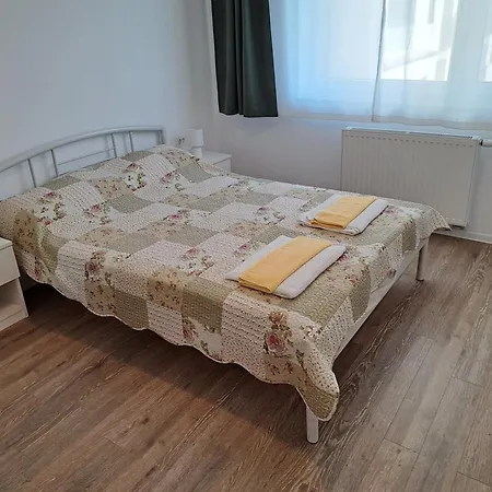 2 With Private Parking In The District Of Apartmán *