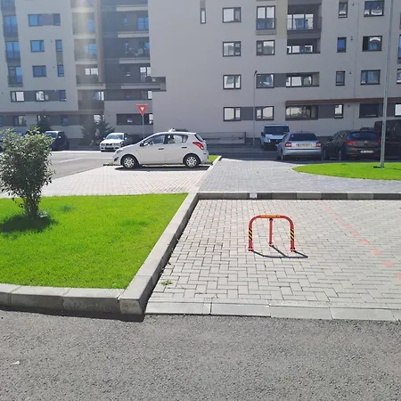 2 With Private Parking In The District Of Apartment Brasov